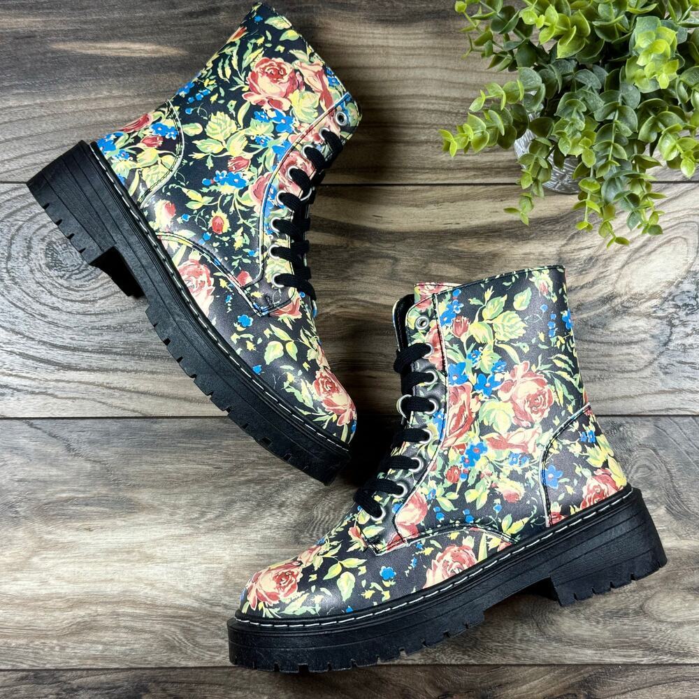 NIB Sugar Kaedy Black Vintage Floral Combat Boots Booties 7M